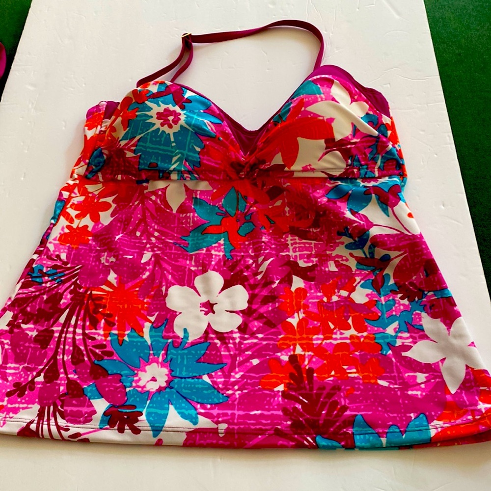 Tankini Halter Multi Colored “Pink” size 10. Get ready for summer🌸**Sale**🆕